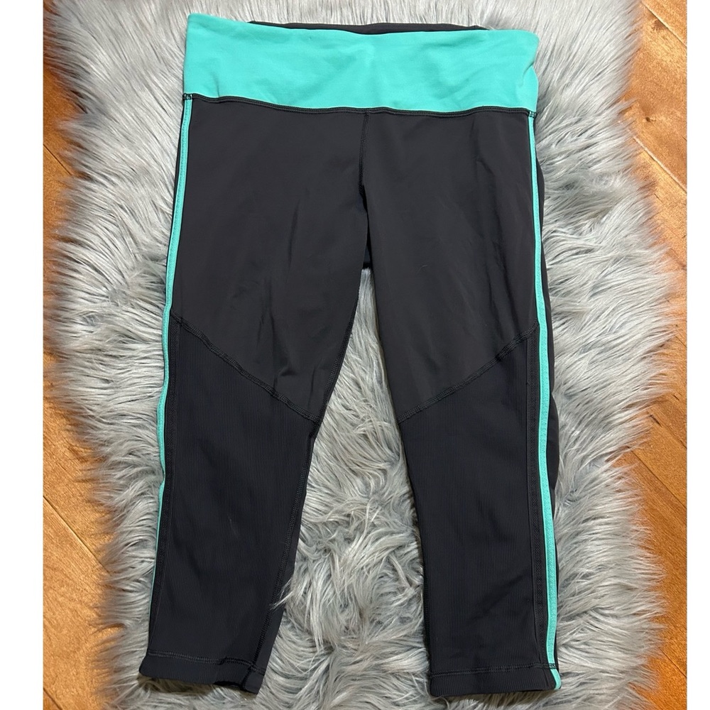 Lululemon Cut The Crop Black / Bali Breeze Legging Size 8 - Picture 4 of 6